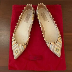 AuthenticValentino Garavani leather rockstud ballet flat size 40